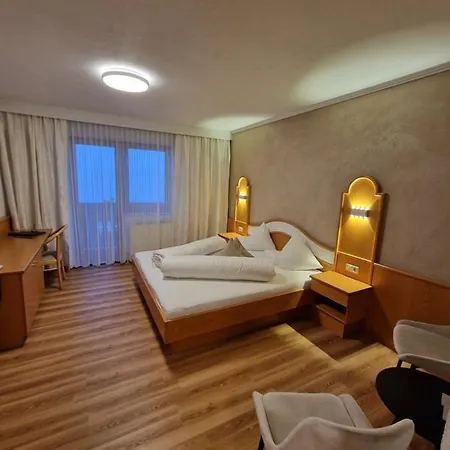 Hotel Romantica Jerzens 3*